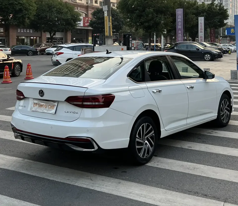 Volkswagen Lavida Lavida 2024 300TSI DSG Starry Sky Leading Edition 2024 — миниатюра 2
