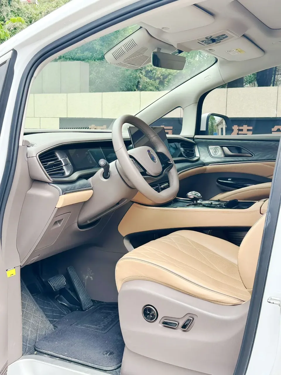 Denza D9 DM D9 DM 2022 1040 Premium Edition 2023 — thumbnail 5