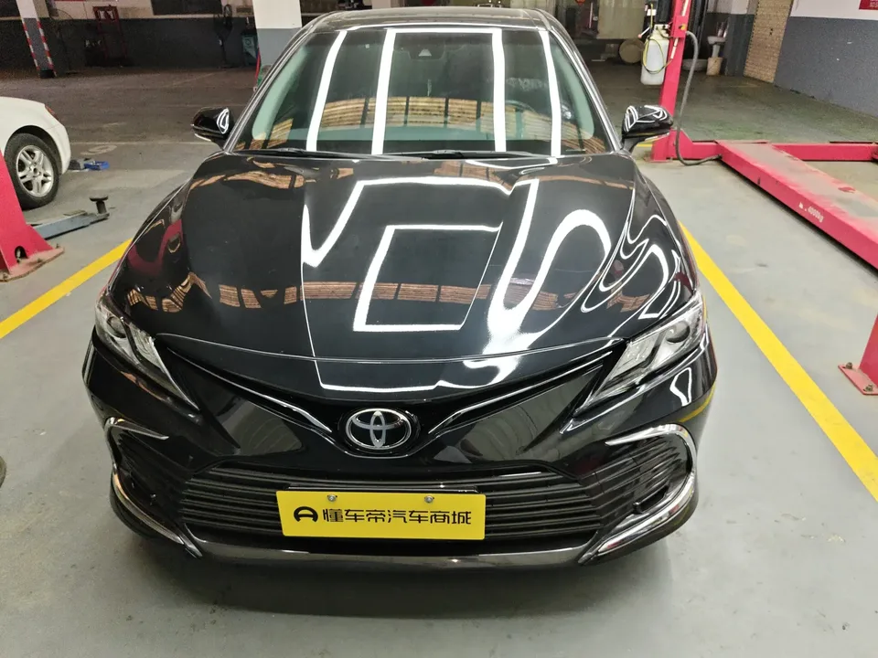 Toyota Camry 2.0G Deluxe Edition 2022 — миниатюра 2