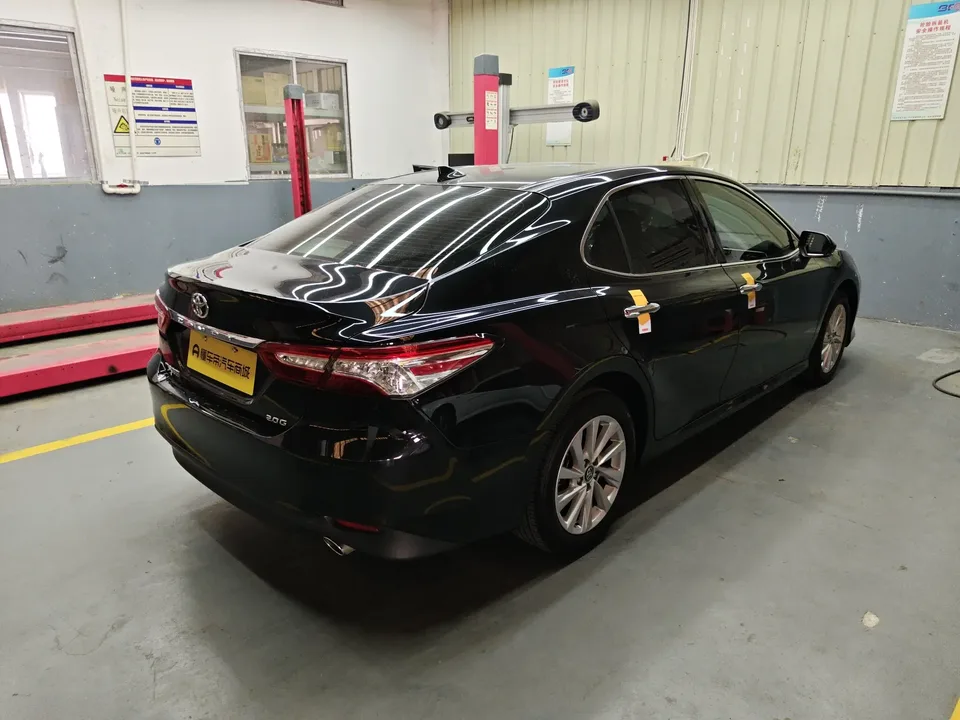 Toyota Camry 2.0G Deluxe Edition 2022 — миниатюра 4