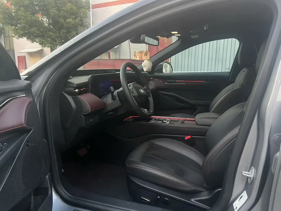 Ford Mondeo EcoBoost 245 Extreme Edition 2023 — миниатюра 5
