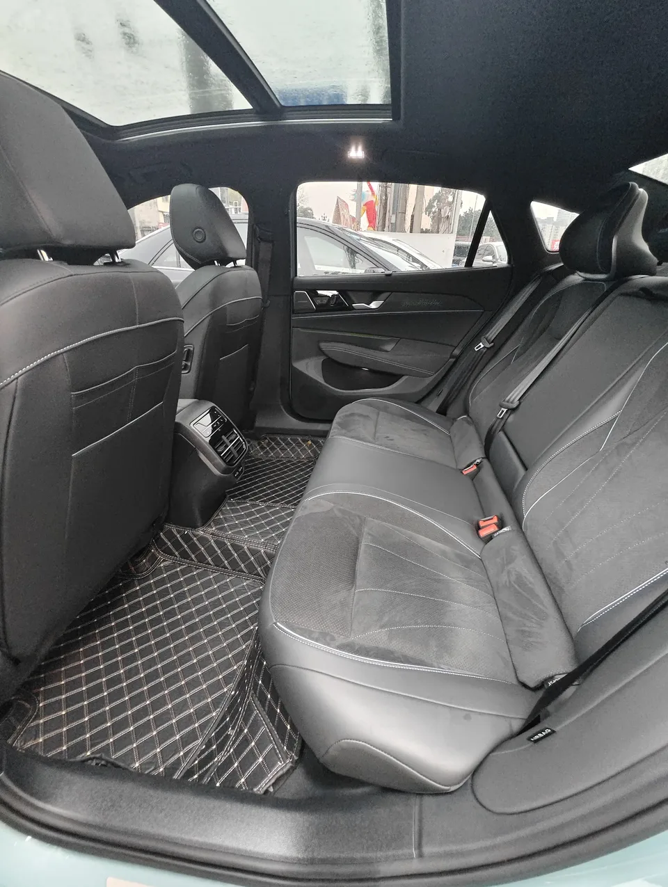 Volkswagen Passat Passat 2025 PRO 380TSI Starry Sky Dragon Edition 2024 — миниатюра 2