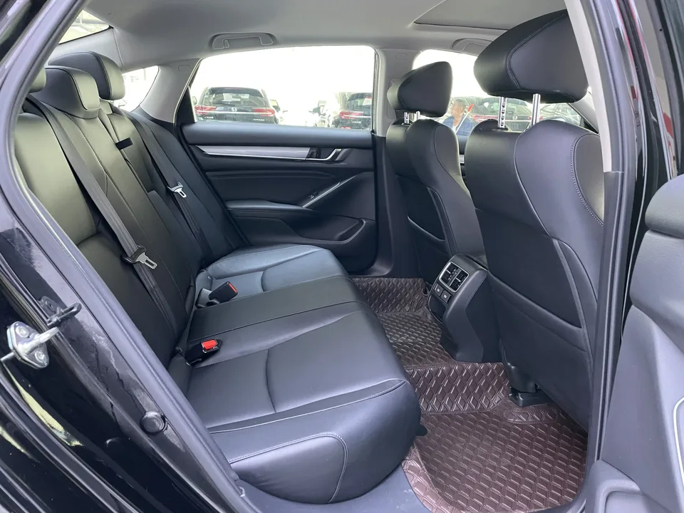 Honda Accord Accord 2022 260TURBO Deluxe Edition 2023 — миниатюра 4