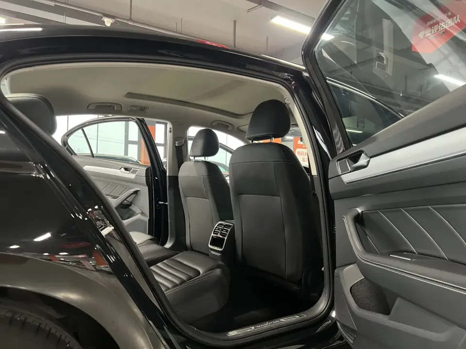 Volkswagen Magotan Magotan 2023 2 million commemorative edition 280TSI DSG comfort model 2024 — миниатюра 3