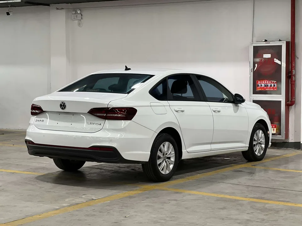 Volkswagen Lavida Lavida 2023 1.5L automatic Deyi version 2023 — миниатюра 2