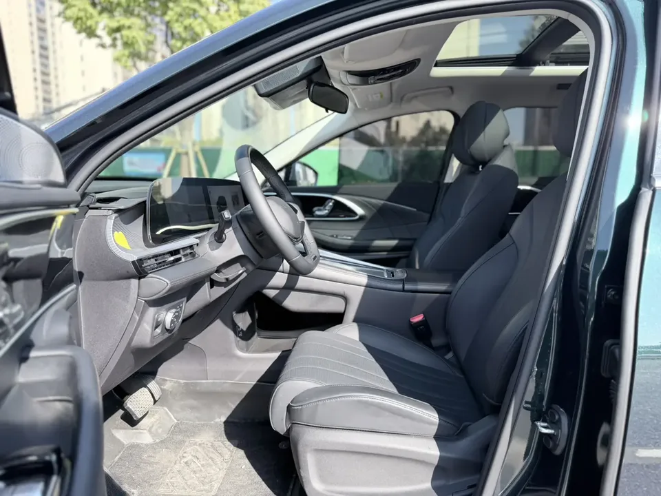 Exeed TXL Xingtu Lingyun 2025 300T 2WD King Edition 2025 — миниатюра 4