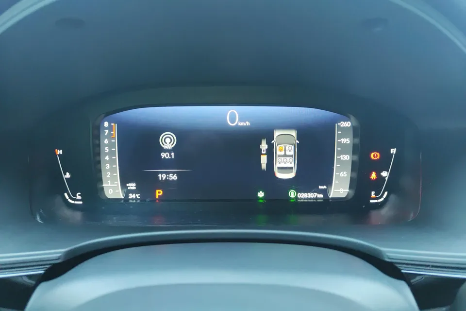 Honda CIVIC Civic 240TURBO CVT Dynamic C-position Customer Special Edition 2023 — миниатюра 4