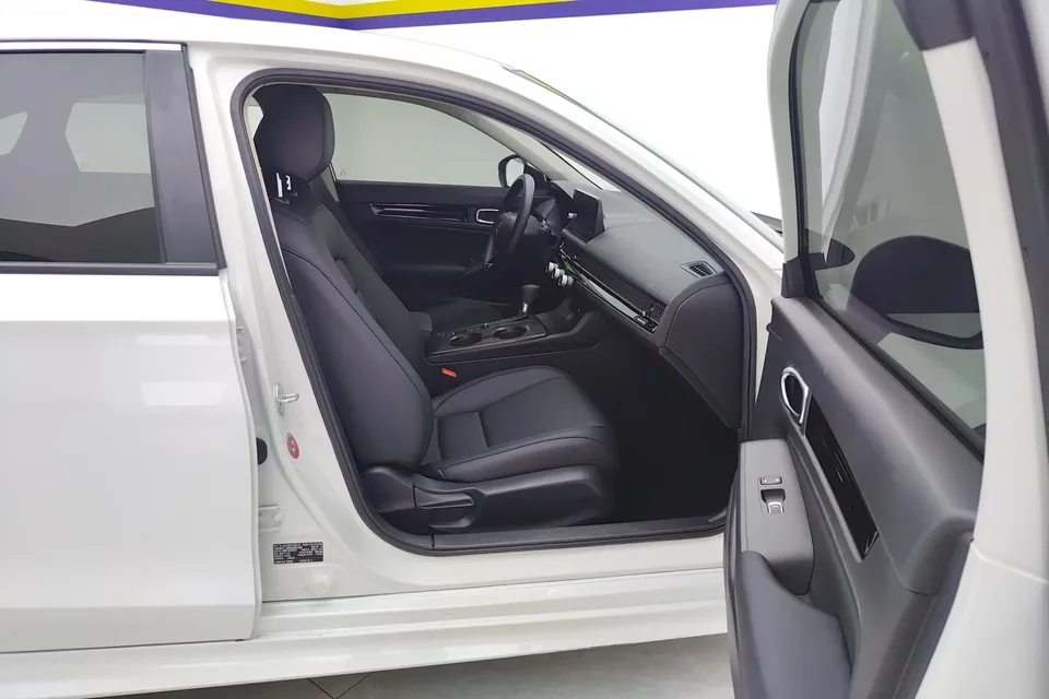 Honda CIVIC Civic 240TURBO CVT Dynamic C-position Customer Special Edition 2023 — миниатюра 5