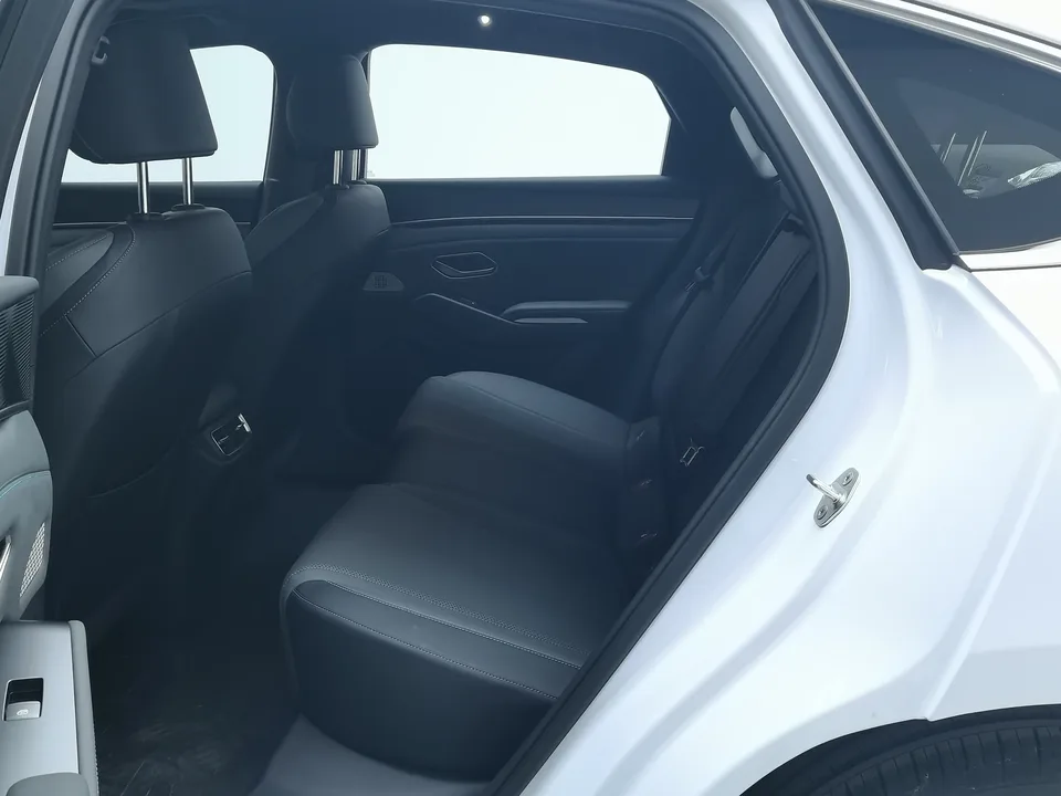 BYD Qin L DM DM-i 120KM Beyond Edition 2025 — миниатюра 5