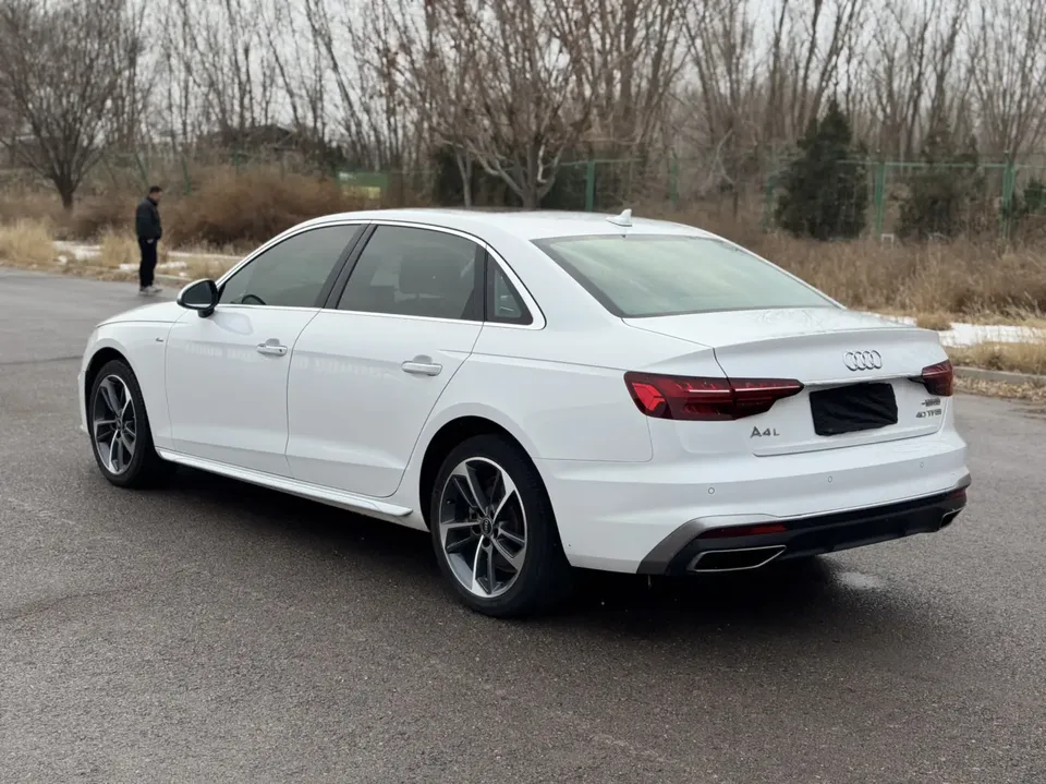 Audi a4 l Audi A4L 2022 40 TFSI Fashion Dynamic Edition 2022 — миниатюра 2