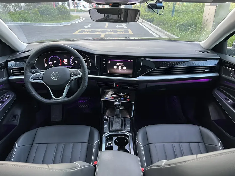 Volkswagen Passat facelift 330TSI Star Elite Edition 2022 — миниатюра 3