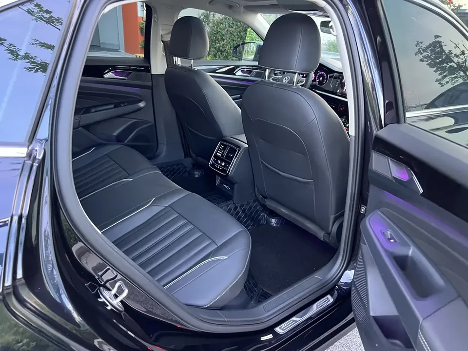 Volkswagen Passat facelift 330TSI Star Elite Edition 2022 — миниатюра 4