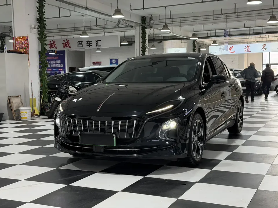 Hongqi E-QM5 2023