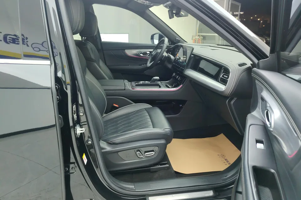 GAC Trumpchi GS8 Trumpchi GS8 2022 Trumpchi GS8 2022 Pilot Series 2.0TGDI 2WD Premium Edition 7 Seaters 2022 — thumbnail 3