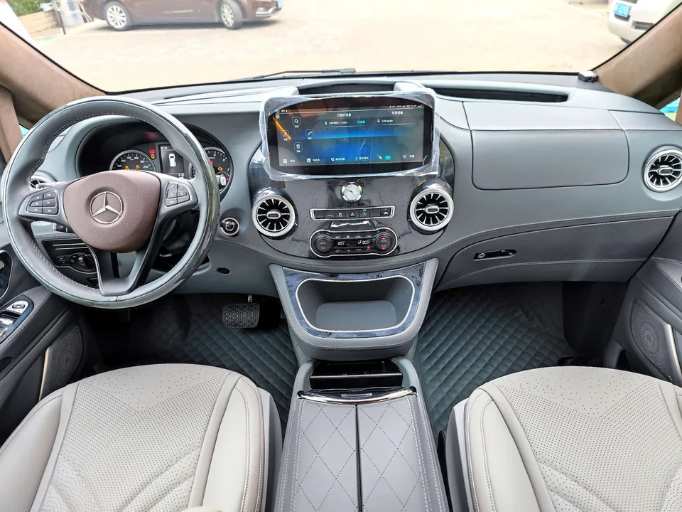 Mercedes-Benz Vito Vito 2021 2.0T Business Edition 7 Seaters 2023 — миниатюра 3