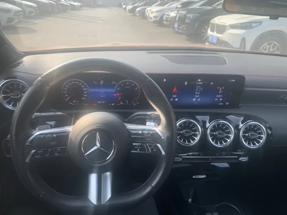 Mercedes-Benz Klasa A Mercedes Benz A Class 2023 Mercedes-Benz A-Class 2024 A 200 L Fashion Edition 2023 — thumbnail 4