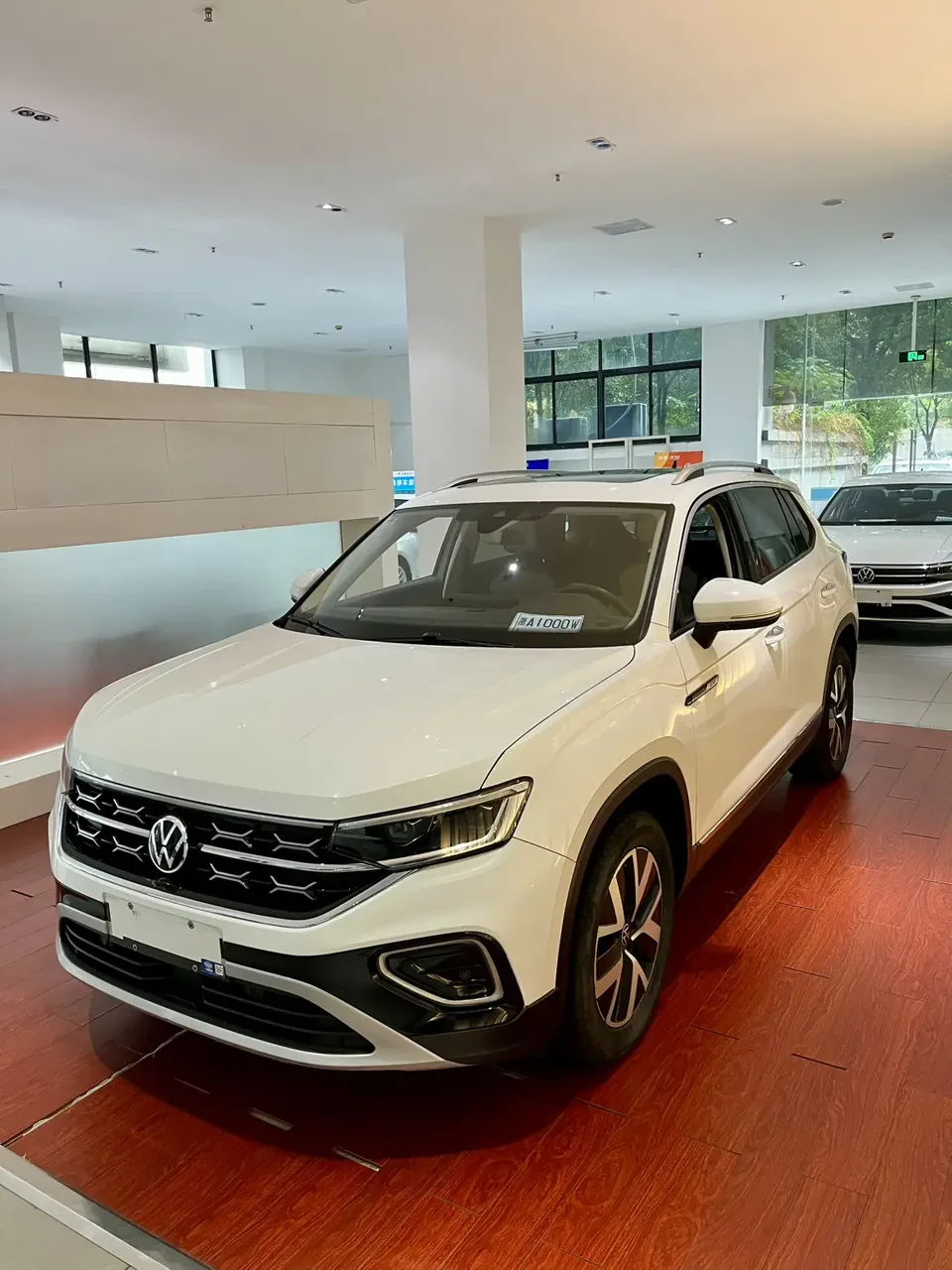 Volkswagen Tayron 300TSI 2WD Luxury Plus Advanced Edition 2023 — миниатюра 2