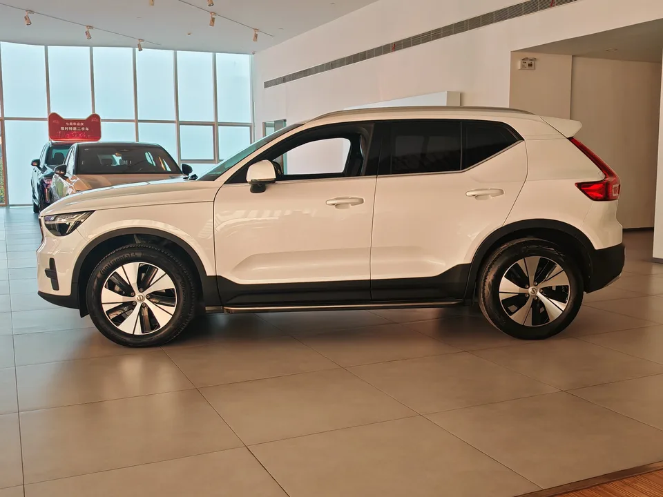 Volvo XC40 Volvo XC40 2023 B3 Zhiyuan Luxury Edition 2022 — миниатюра 3