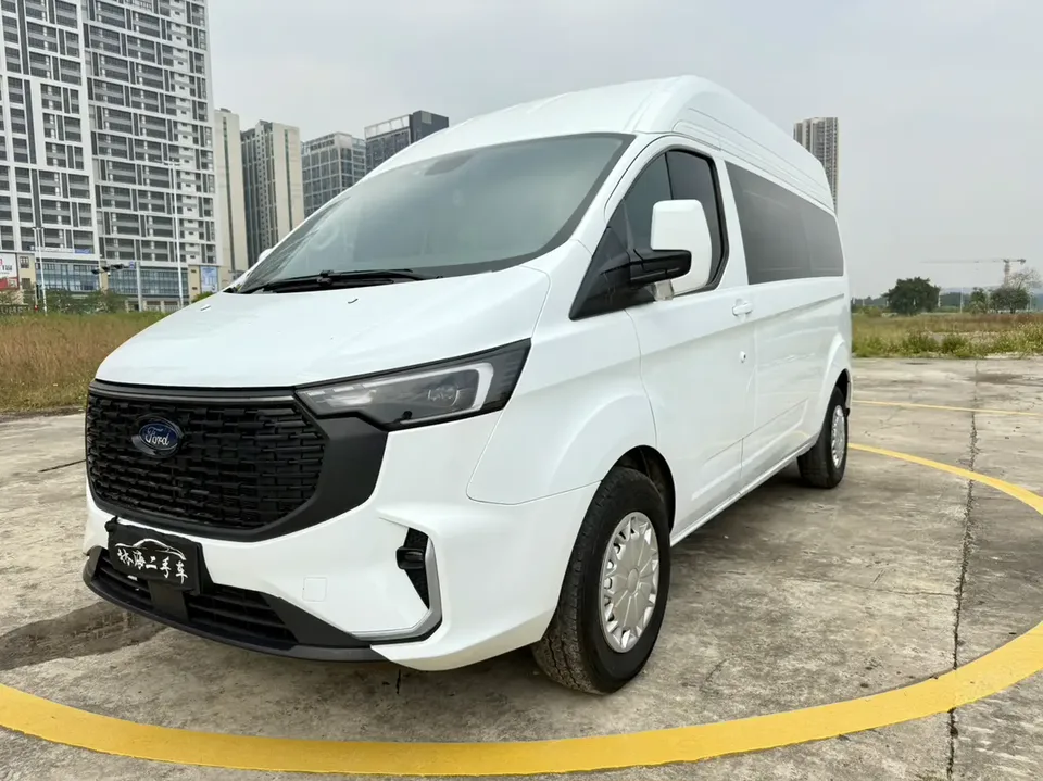 Ford Transit Transit 2023 V362 2.0T diesel manual business travel type center axis center top 7/8/9 seats National VI 2023 — photo 1, buy with delivery to Moscow