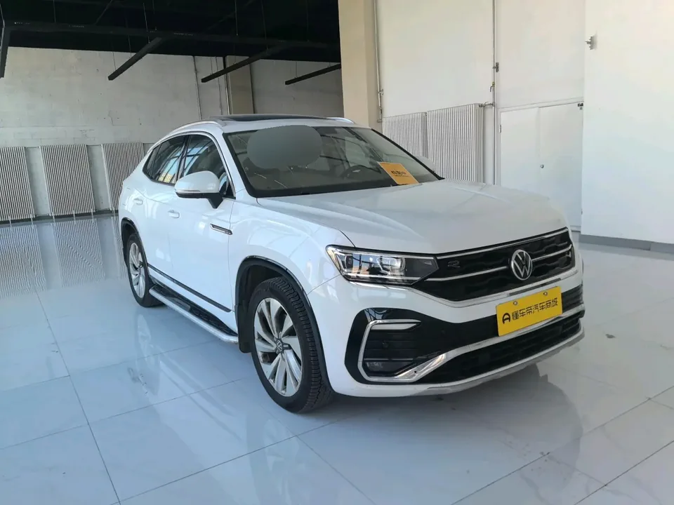 Volkswagen Tayron X 330TSI 2WD Premium Intelligent Edition 2022 — миниатюра 3