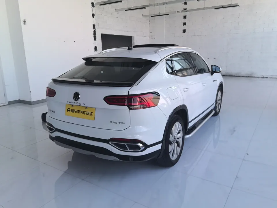 Volkswagen Tayron X 330TSI 2WD Premium Intelligent Edition 2022 — миниатюра 4