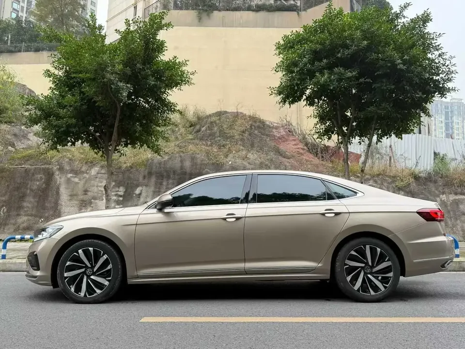 Volkswagen Passat Passat 2022 330TSI Starry Sky Premium Edition 2022 — миниатюра 3