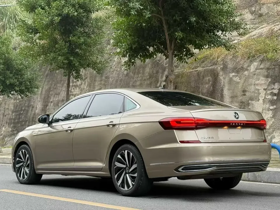 Volkswagen Passat Passat 2022 330TSI Starry Sky Premium Edition 2022 — миниатюра 4