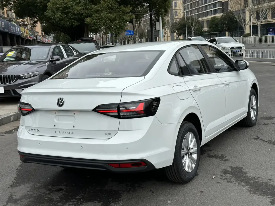 Volkswagen Lavida Lavida 2025 New 1.5L Outstanding New Elegant Edition 2025 — thumbnail 3