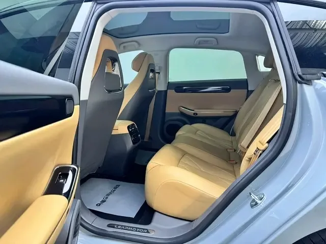 Leapmotor Zero running C01 Pure Electric 525 Premium Edition 2025 — миниатюра 4