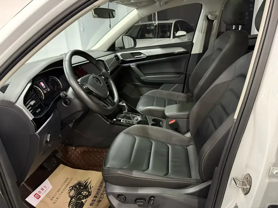 Volkswagen Tayron 330TSI 2WD Luxury Smart Edition Plus 2022 — миниатюра 5