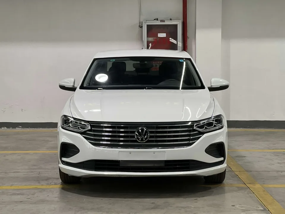 Volkswagen Lavida Lavida 2023 Lavida 2023 1.5L automatic Deyi version 2023 — photo 1, buy with delivery to Moscow
