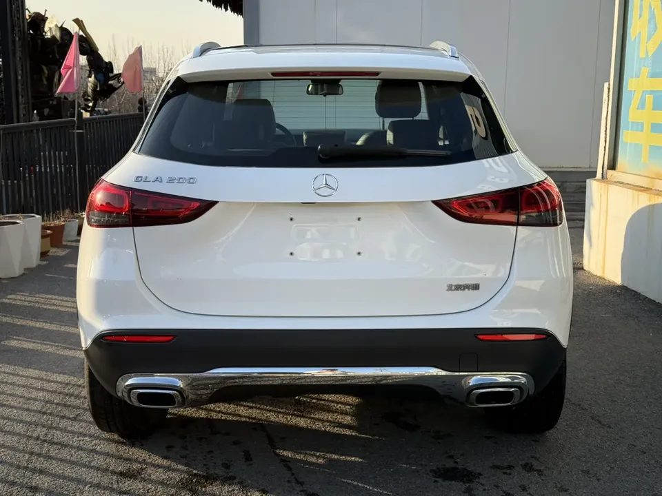 Mercedes-Benz GLA facelift GLA 200 2023 — миниатюра 2