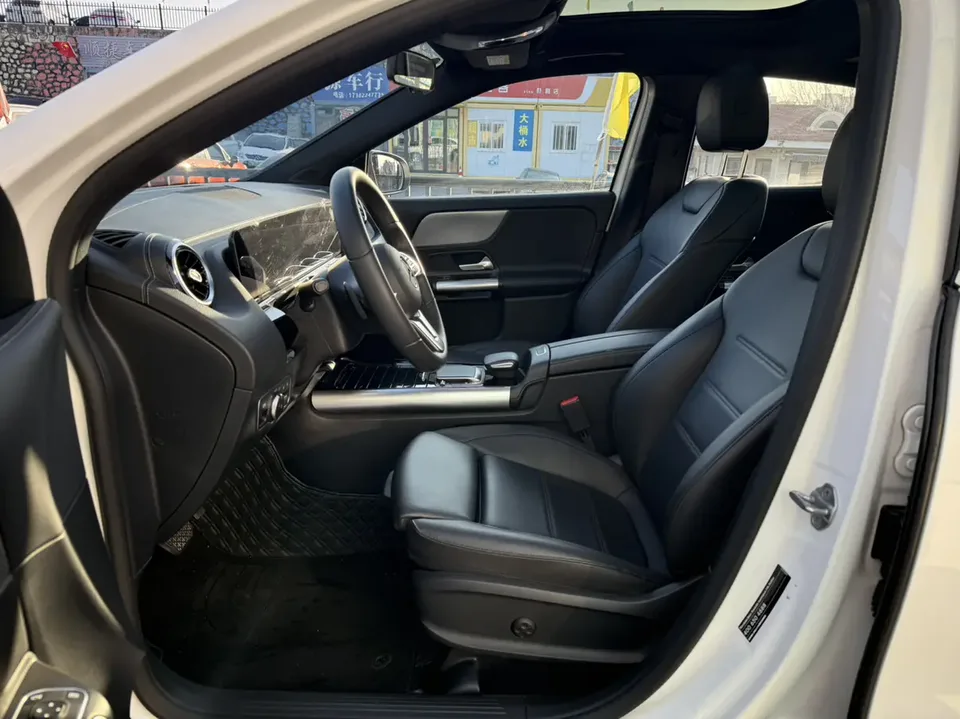 Mercedes-Benz GLA facelift GLA 200 2023 — миниатюра 3