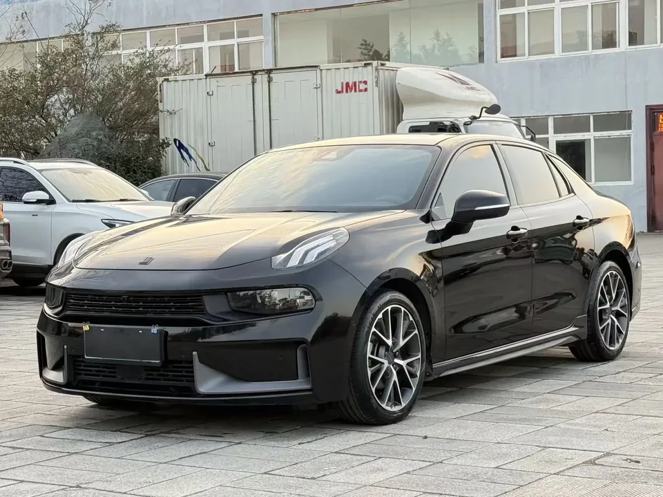 Lynk & Co 03 2022