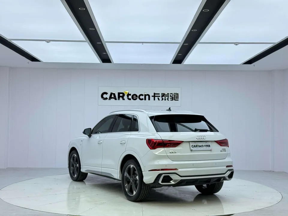Audi Q3 35 TFSI Fashion Dynamic Edition (1.5T) 2023 — миниатюра 2