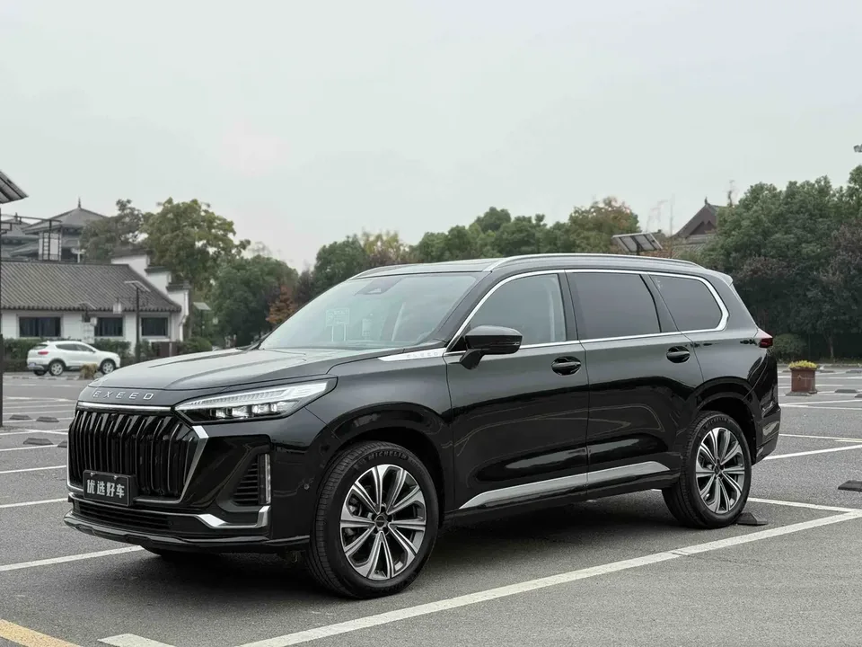 Exeed VX The starry road embraces the moon 2023 2.0T 4WD Xingzun-6 seats 2023 — photo 1, buy with delivery to Moscow