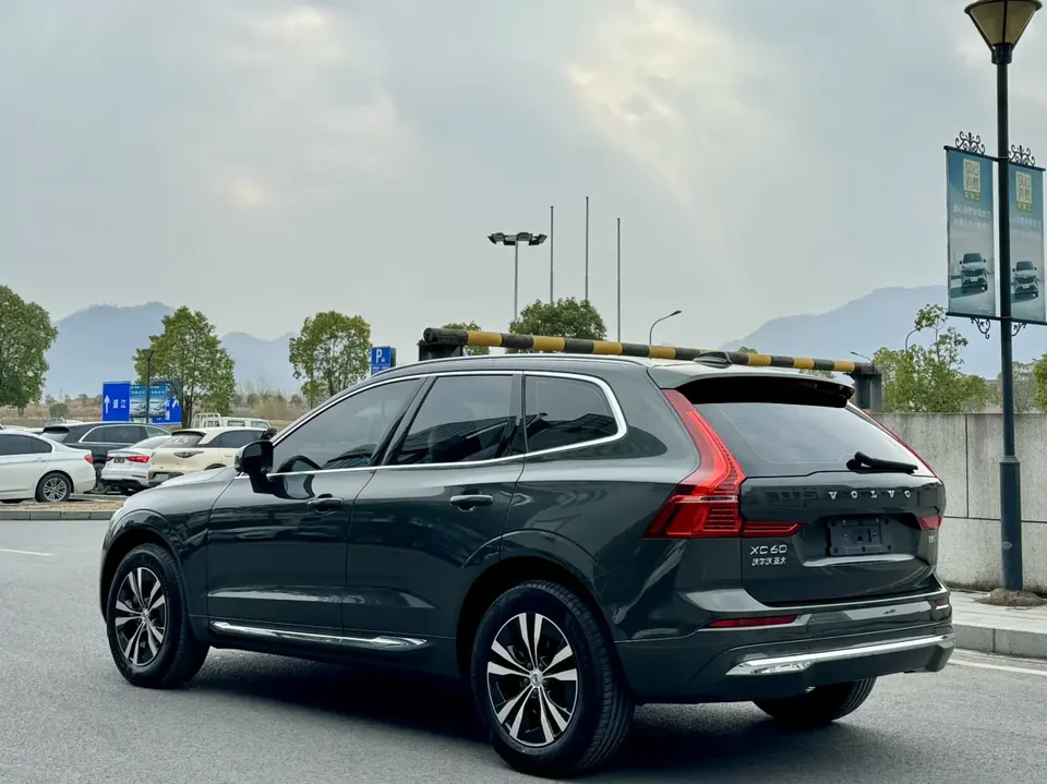 Volvo XC60 Volvo XC60 2022 B5 4WD Zhiyi Deluxe Edition 2022 — thumbnail 2