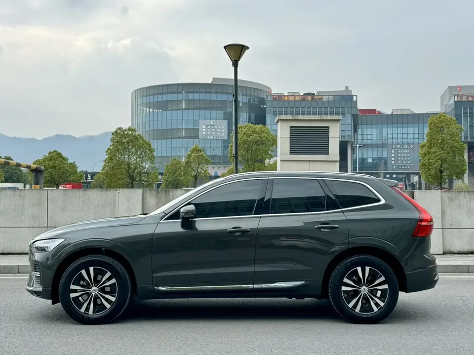 Volvo XC60 Volvo XC60 2022 B5 4WD Zhiyi Deluxe Edition 2022 — thumbnail 4