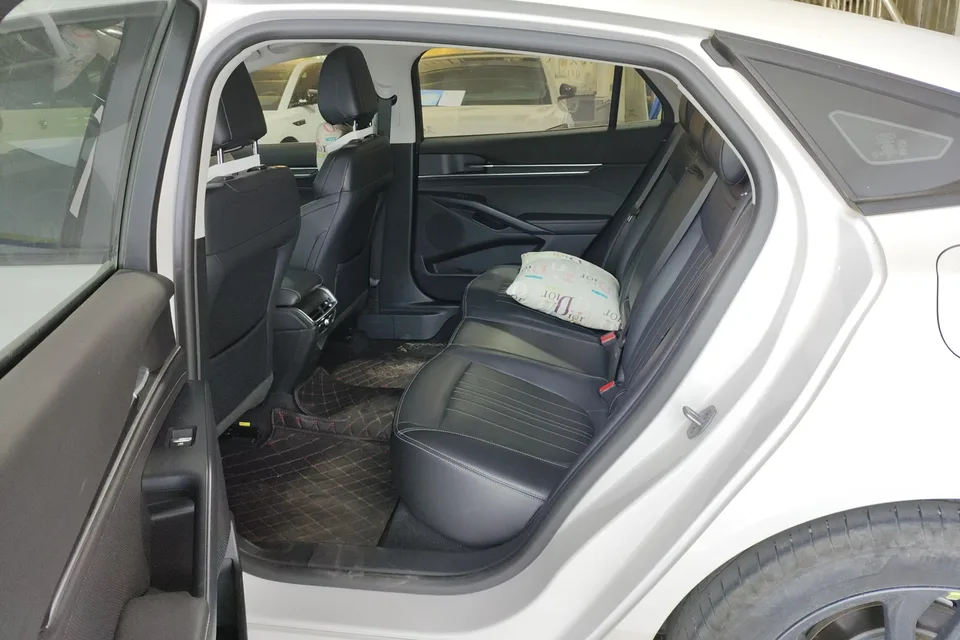 Ford Mondeo Mondeo 2025 EcoBoost 245 Luxury 2025 — миниатюра 4