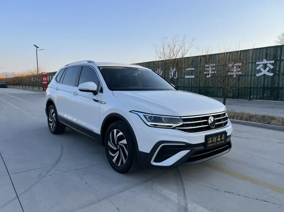 Volkswagen Tiguan L Tiguan L 2022 330TSI Automatic 2WD Smart Edition 2022 — миниатюра 3