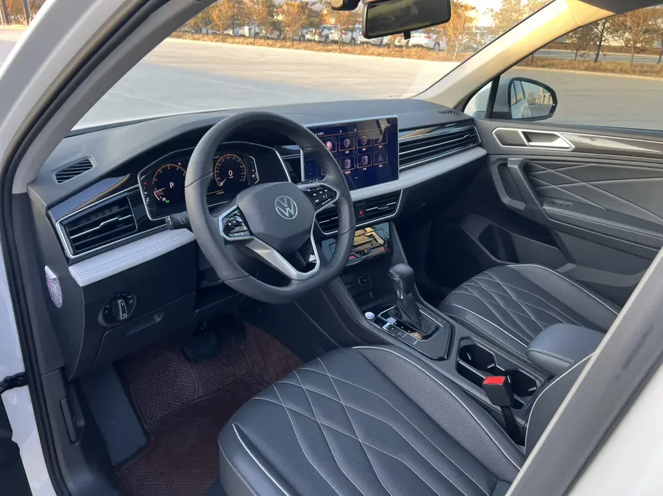 Volkswagen Tiguan L Tiguan L 2022 330TSI Automatic 2WD Smart Edition 2022 — миниатюра 5