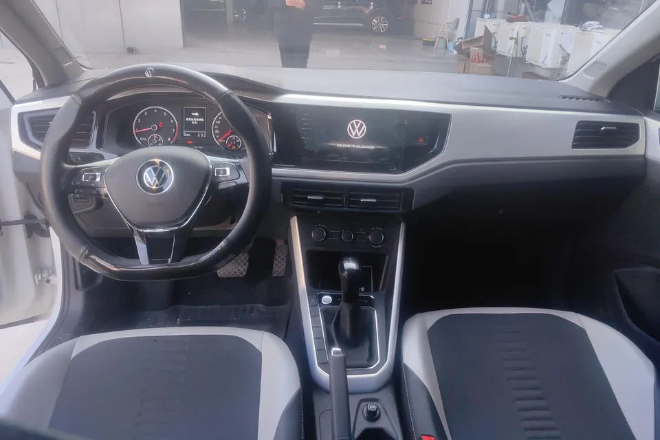 Volkswagen Polo Plus 1.5L Automatic Colorful Technology Edition 2023 — миниатюра 3
