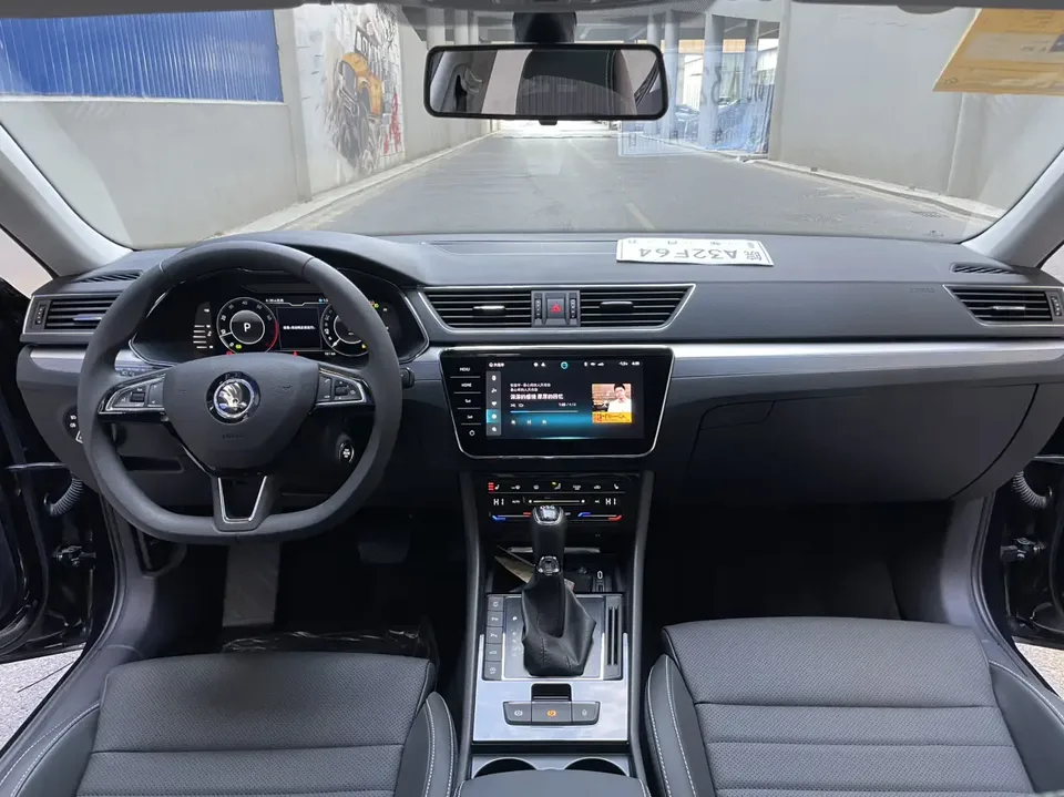 Skoda Speedy facelifted TSI280 DSG exclusive version 2024 — миниатюра 3
