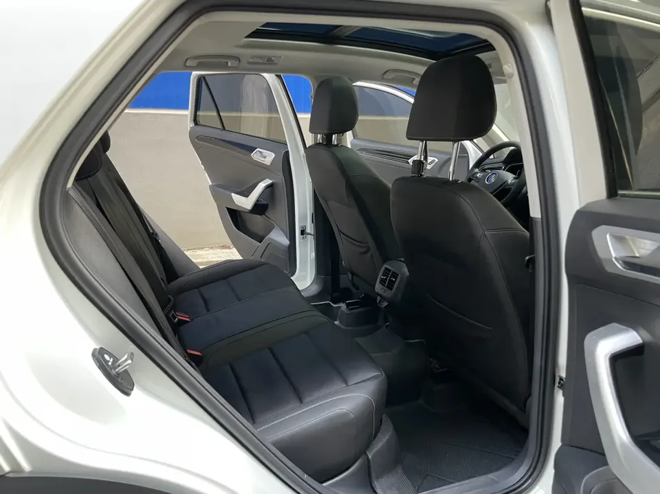 Volkswagen T-Roc Tange 280TSI DSG Two-Wheel Drive Comfort Smart Connected Edition 2022 — миниатюра 4
