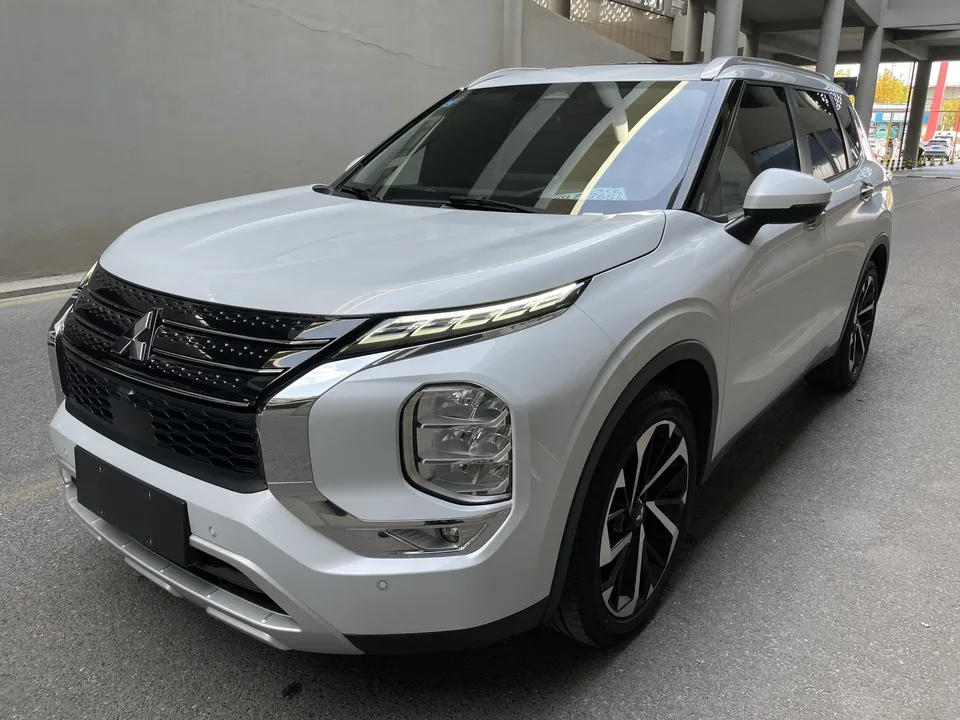 Mitsubishi Outlander 2023