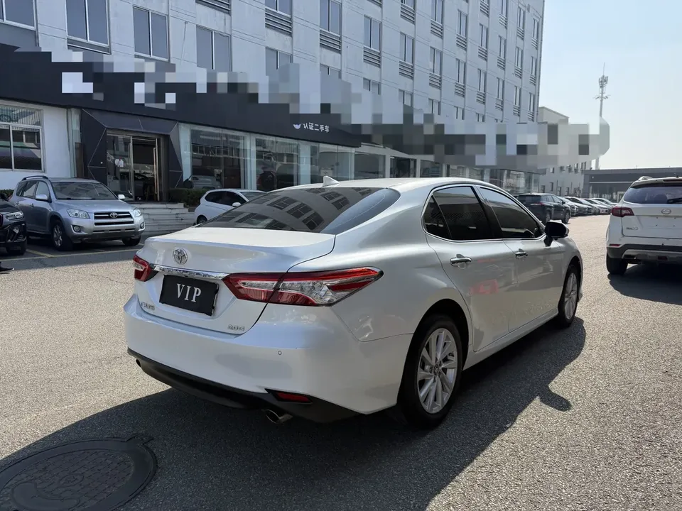Toyota Camry 2.0GVP Leading Edition 2022 — миниатюра 2