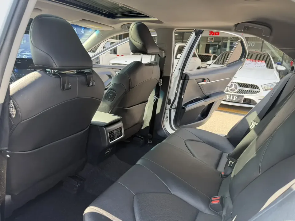 Toyota Camry 2.0GVP Leading Edition 2022 — миниатюра 3
