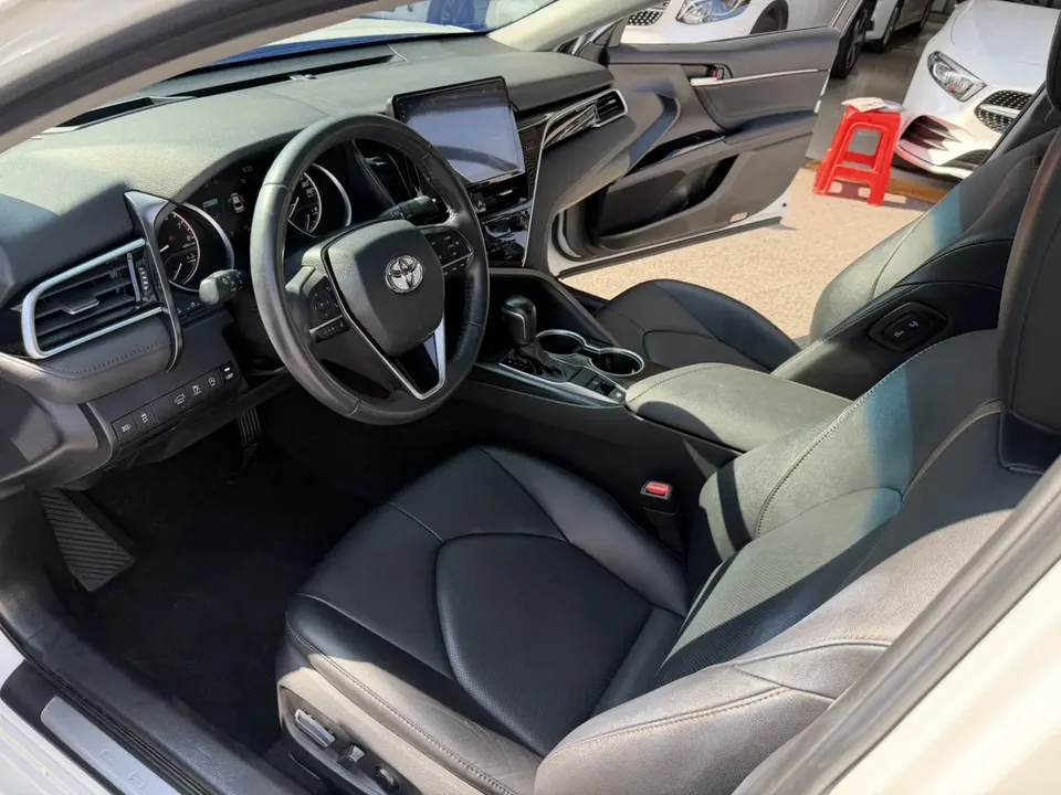 Toyota Camry 2.0GVP Leading Edition 2022 — миниатюра 5