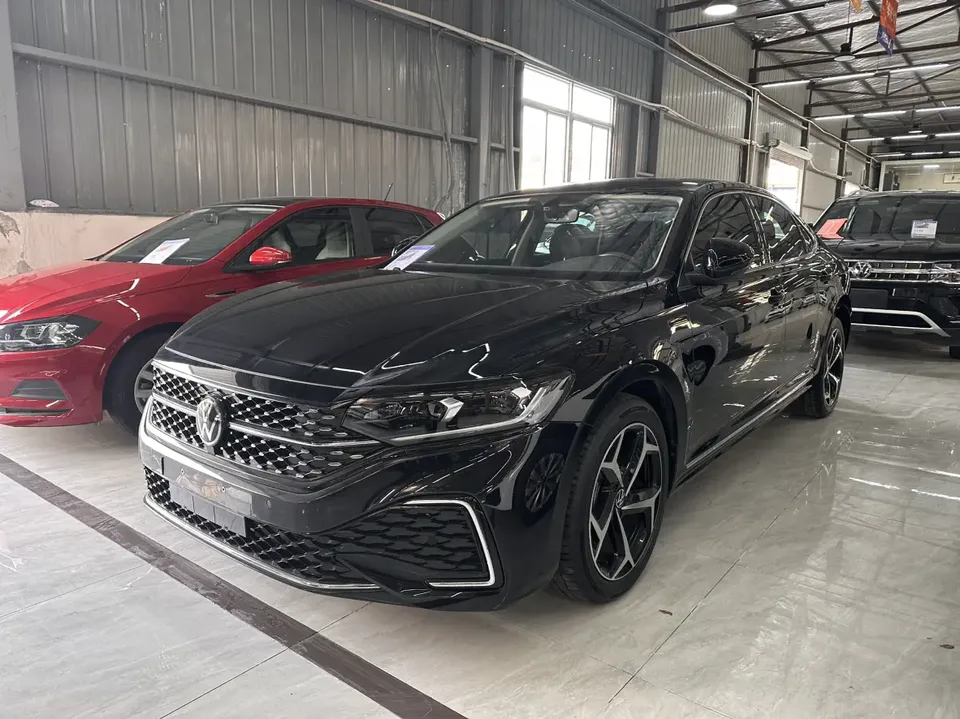 Volkswagen Passat 2025