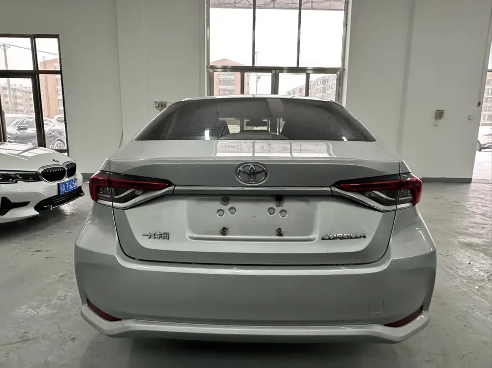 Toyota Corolla 1.5L CVT Pioneer Edition 2022 — миниатюра 2